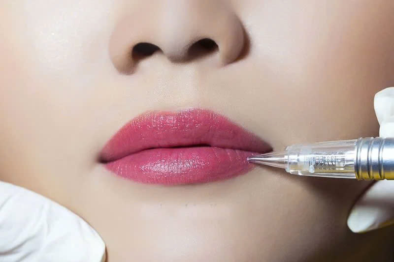 hút dung dịch chân mày môi