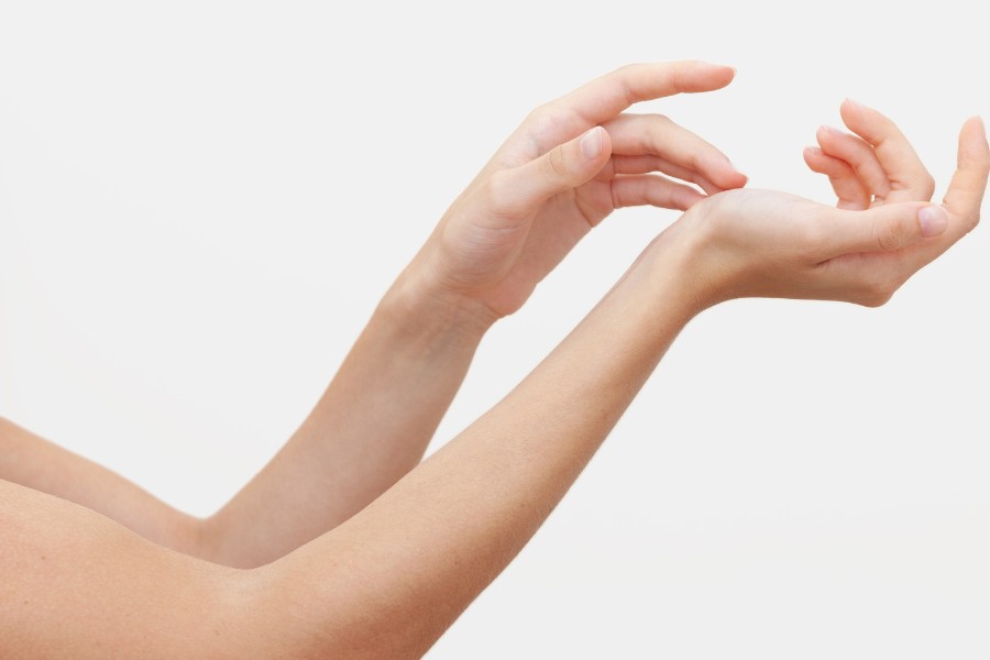 triệt lông cả tay